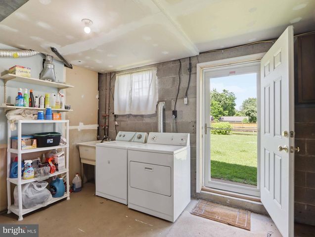 1220 KENT AVE, Baltimore, MD 21207