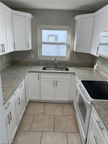 2505 SE 16th PL 2, Cape Coral, FL 33904