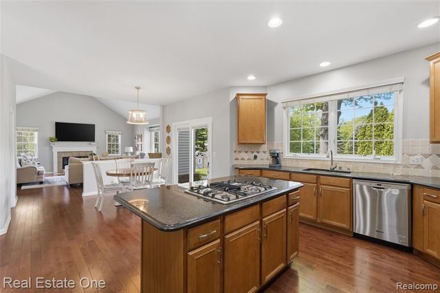 5097 Birkdale Drive, Commerce Twp, MI 48382