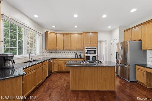 5097 Birkdale Drive, Commerce Twp, MI 48382