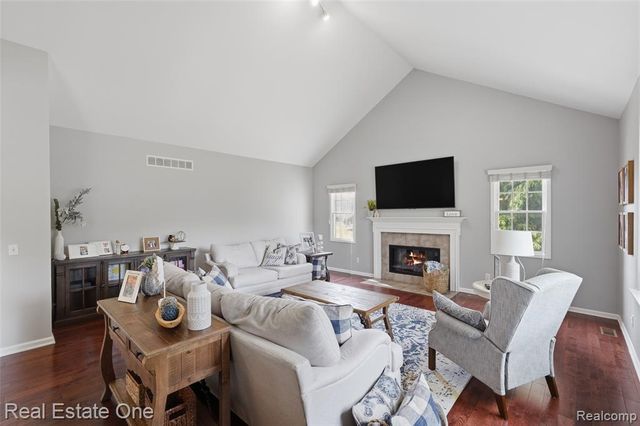 5097 Birkdale Drive, Commerce Twp, MI 48382