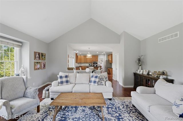 5097 Birkdale Drive, Commerce Twp, MI 48382