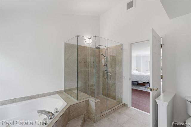5097 Birkdale Drive, Commerce Twp, MI 48382