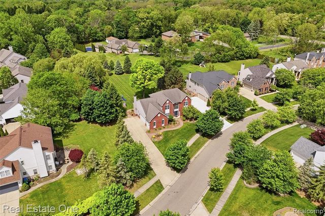 5097 Birkdale Drive, Commerce Twp, MI 48382