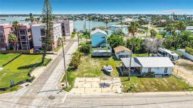 14065 PALM ST, Madeira Beach, FL 33708