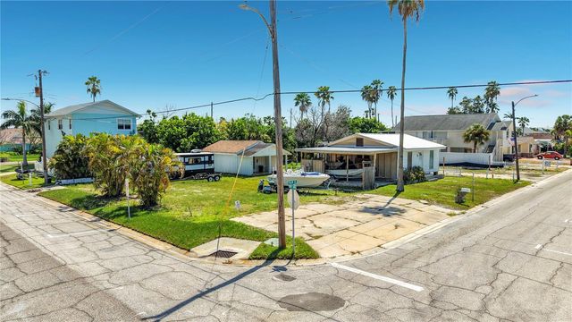 14065 PALM ST, Madeira Beach, FL 33708