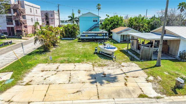 14065 PALM ST, Madeira Beach, FL 33708