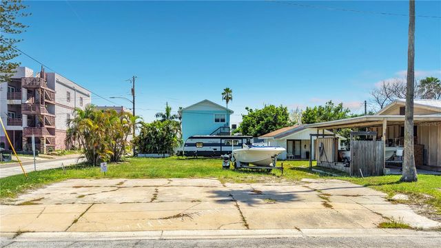 14065 PALM ST, Madeira Beach, FL 33708