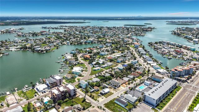 14065 PALM ST, Madeira Beach, FL 33708