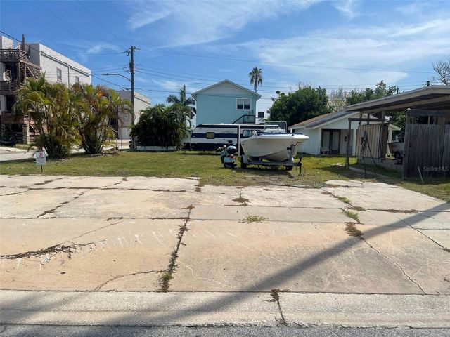 14065 PALM ST, Madeira Beach, FL 33708