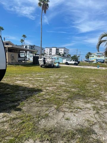 14065 PALM ST, Madeira Beach, FL 33708
