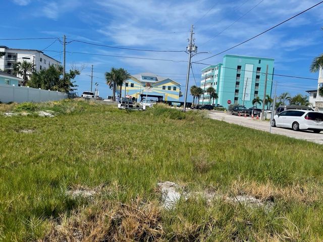 14065 PALM ST, Madeira Beach, FL 33708