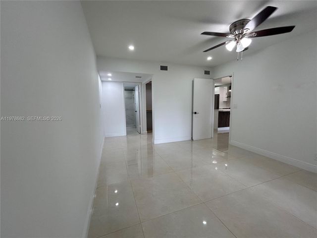 300 Berkley Rd 108, Hollywood, FL 33024