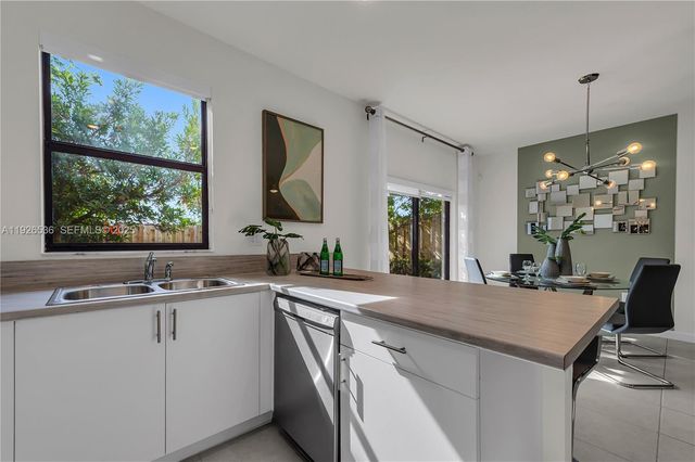 12980 SW 233rd Ter, Homestead, FL 33032