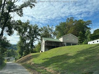 154 Hicks Lane, Charleston, WV 25306