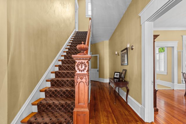 315 W 3rd Street, Frankfort, KY 40601