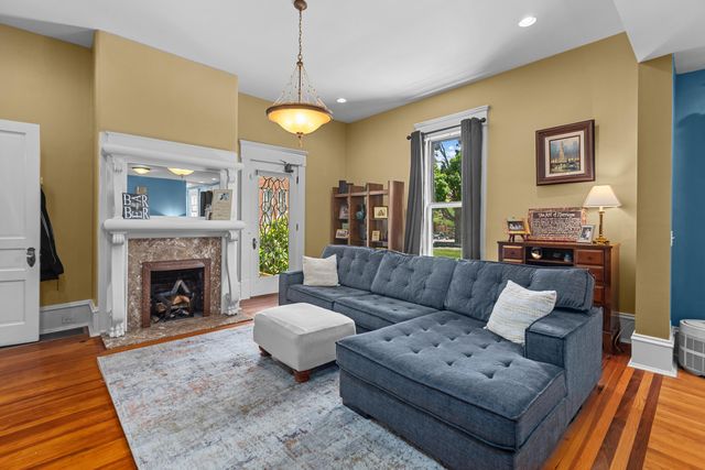 315 W 3rd Street, Frankfort, KY 40601