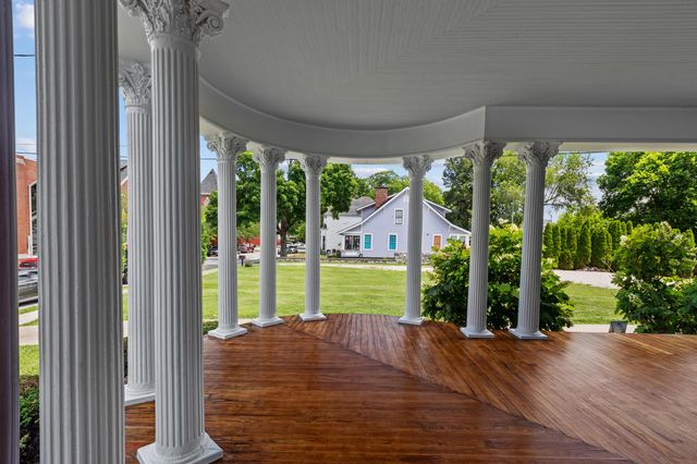 315 W 3rd Street, Frankfort, KY 40601