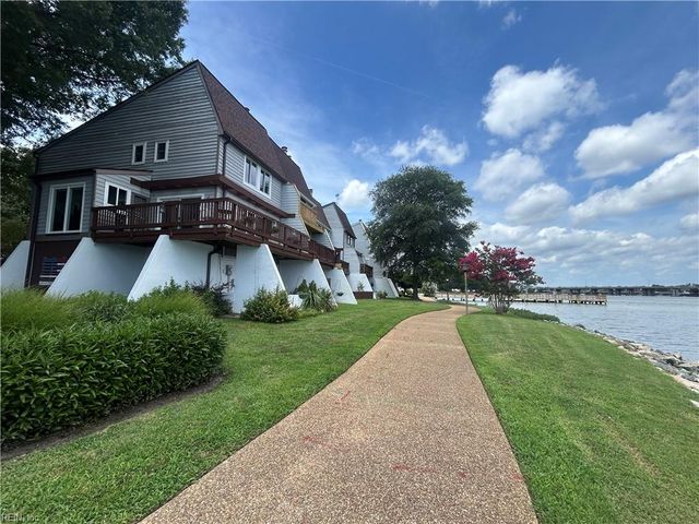 152 Mill Point DR, Hampton, VA 23669