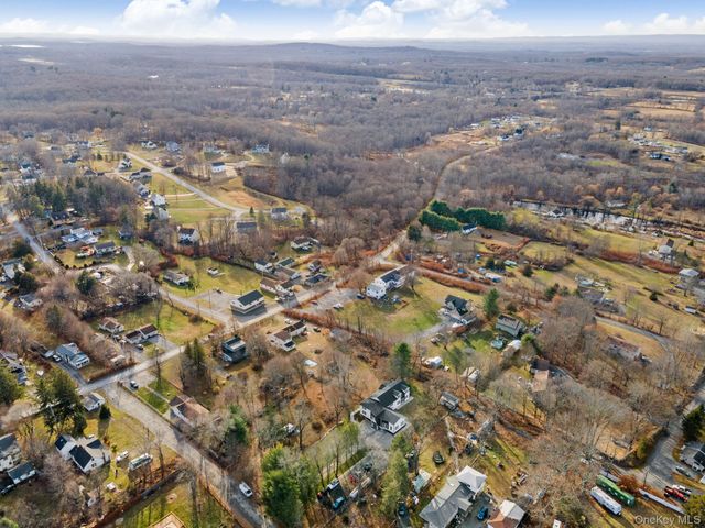 39 Overland Drive, Wallkill, NY 12589