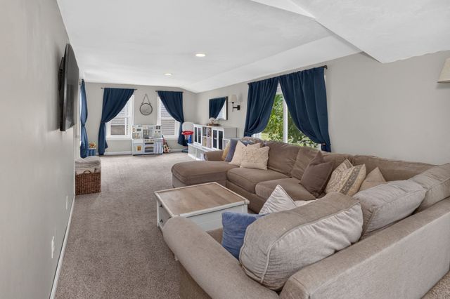 395 Pond St, Weymouth, MA 02190