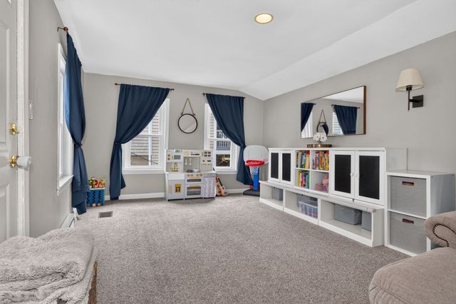 395 Pond St, Weymouth, MA 02190