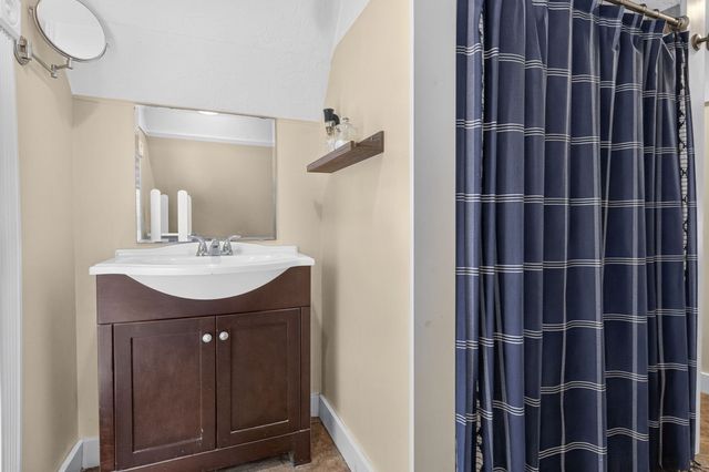 395 Pond St, Weymouth, MA 02190