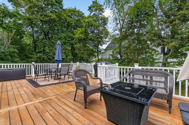 395 Pond St, Weymouth, MA 02190