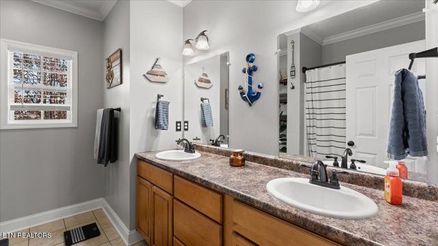 493 Jacksonian Way, Lenoir City, TN 37772