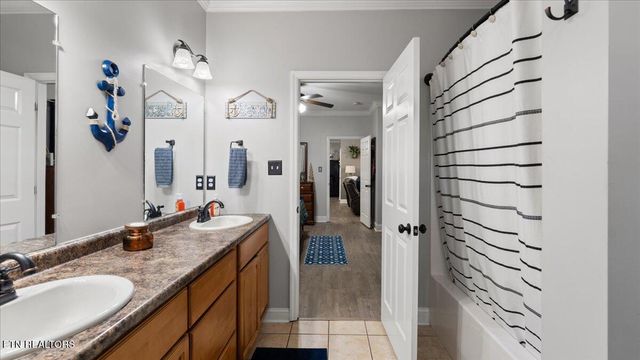 493 Jacksonian Way, Lenoir City, TN 37772