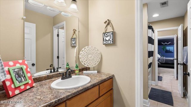 493 Jacksonian Way, Lenoir City, TN 37772