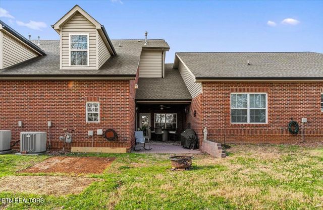 493 Jacksonian Way, Lenoir City, TN 37772