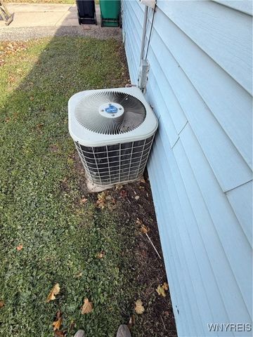 436 67th Street, Niagara Falls, NY 14304