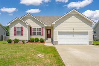 3811 Maliki Dr, Clarksville, TN 37042