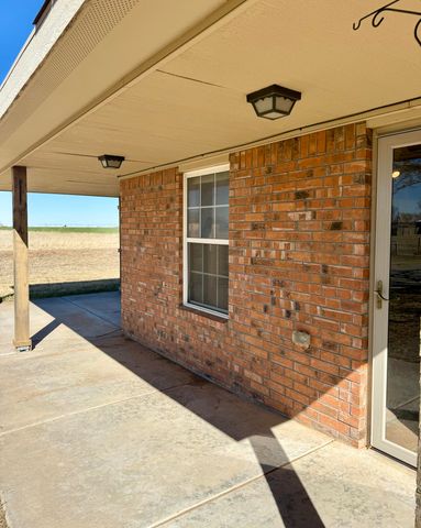 1307 Avenue A, Olton, TX 79064