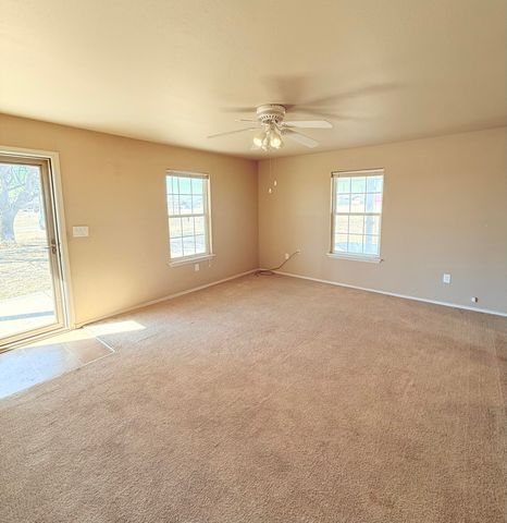 1307 Avenue A, Olton, TX 79064