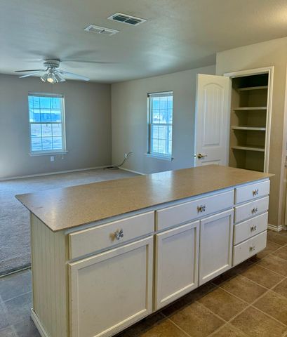 1307 Avenue A, Olton, TX 79064