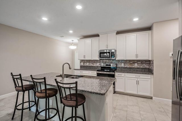 10246 ECHO DOCK LOOP, San Antonio, FL 33576