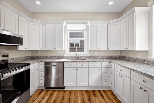 125 Dinsmore Ave, Crafton, PA 15205