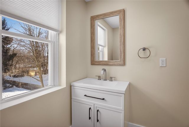 125 Dinsmore Ave, Crafton, PA 15205