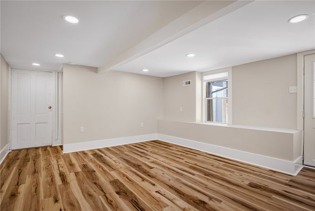 125 Dinsmore Ave, Crafton, PA 15205