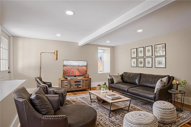 125 Dinsmore Ave, Crafton, PA 15205