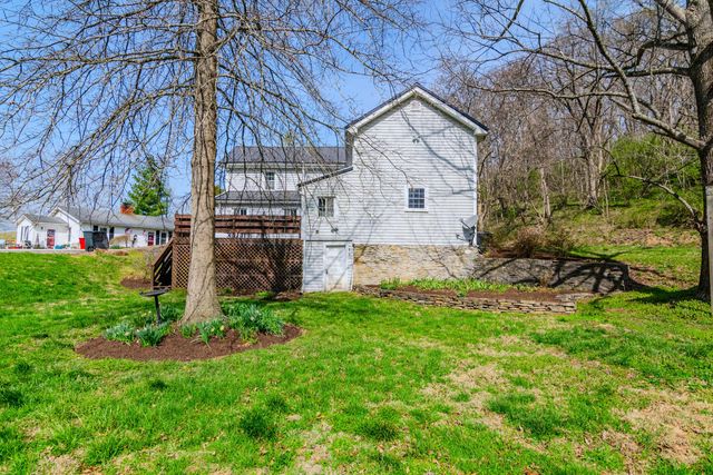 104 Jackson Ferry Road, Winchester, KY 40391