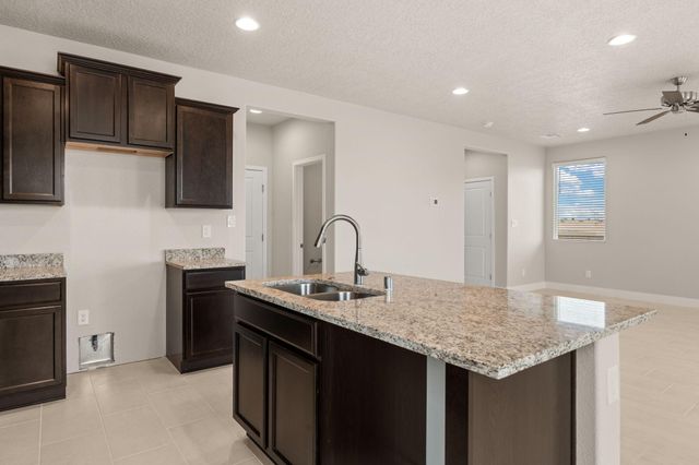 4022 Silver Springs Road NE, Rio Rancho, NM 87144