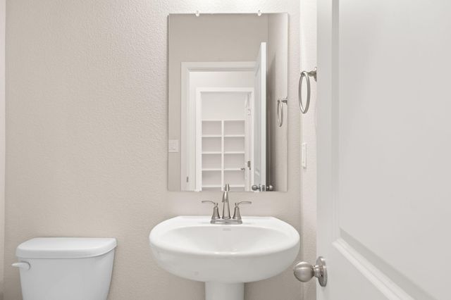 4022 Silver Springs Road NE, Rio Rancho, NM 87144