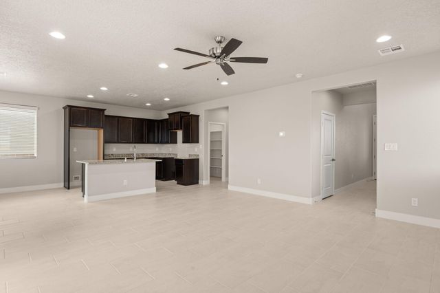 4022 Silver Springs Road NE, Rio Rancho, NM 87144