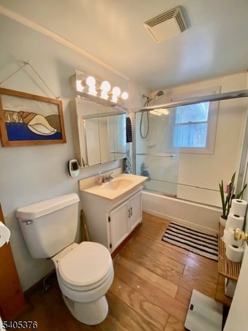 73 W Shawnee Trl, Jefferson Twp., NJ 07885