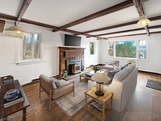 73 W Shawnee Trl, Jefferson Twp., NJ 07885