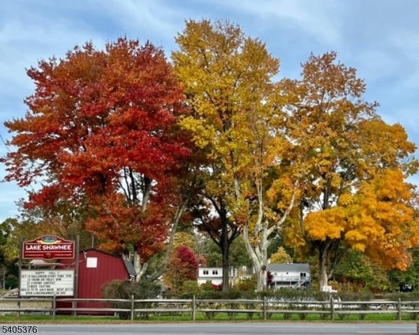 73 W Shawnee Trl, Jefferson Twp., NJ 07885