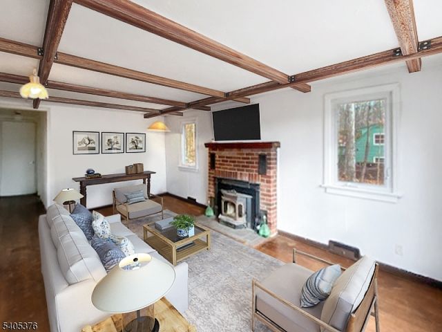 73 W Shawnee Trl, Jefferson Twp., NJ 07885